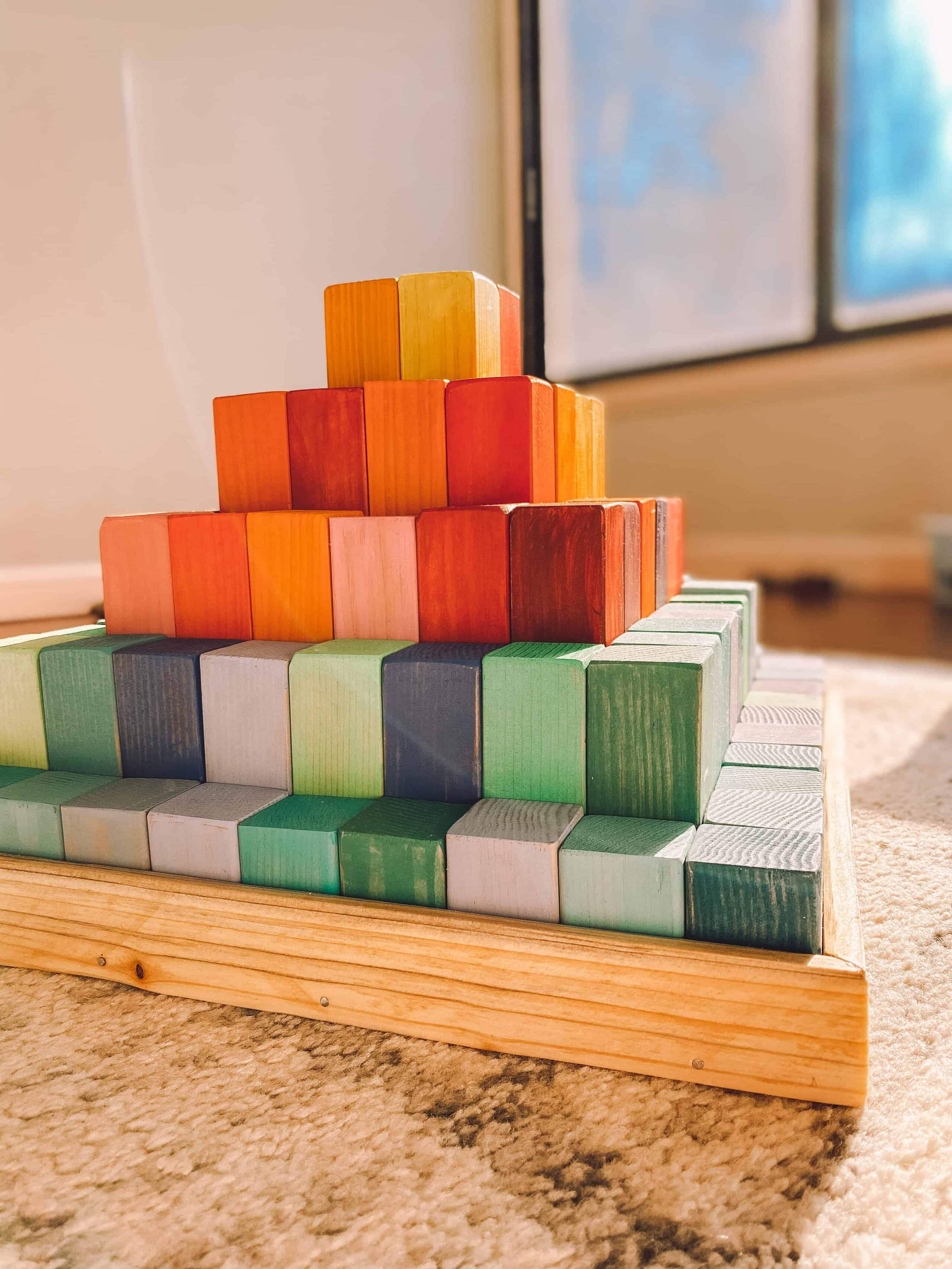 Build your own painter pyramids for painting and varnishing 